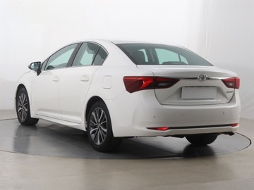 Toyota Avensis III Sedan Facelifting 2015 2.0 D-4D 143KM 2017 Toyota Avensis 2.0 D-4D, Salon Polska, Serwis ASO, zdjęcie 3