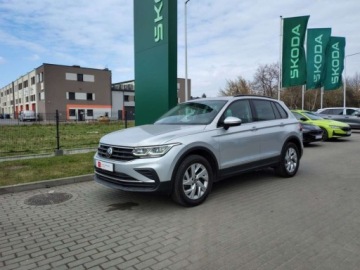Volkswagen Tiguan II SUV Facelifting 2.0 TDI 200KM 2020 Volkswagen Tiguan 4x4, HAK, Webasto, Panorama, FullLED Matrix, VAT 23 2.0, zdjęcie 1