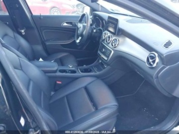 Mercedes GLA I 2019 Mercedes-Benz GLA 2019r., 250, od ubezpieczalni 2.0 Benzyna 209KM, zdjęcie 8