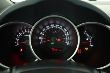 Kia Venga Mikrovan 1.4 DOHC CVVT 90KM 2015 Kia Venga 1.4 CVVT, Salon Polska, 1. Właściciel, zdjęcie 7