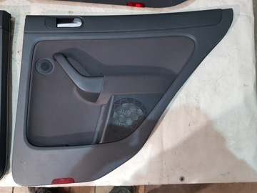 КОМПЛЕКТ ОБИВКИ БОКОВЫХ ДВЕРЕЙ VW GOLF V PLUS EU