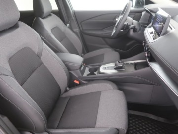 Nissan Qashqai III Crossover Facelifting 1.3 DIG-T MHEV 158KM 2025 Nissan Qashqai 1.3 DIG-T MHEV, 1. Właściciel, zdjęcie 8