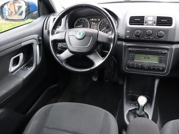 Skoda Fabia II Hatchback 1.2 i HTP 12V 70KM 2009 Skoda Fabia 1.2 12V, Klima, Tempomat, zdjęcie 6