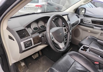 Chrysler Grand Voyager 2.8 CRD 163KM 2010 Chrysler Grand Voyager 2010r, 2.8 DIESEL. AUTOMAT. Uszkodzony tyl. Jezdzi, zdjęcie 6