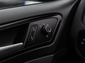 Volkswagen Golf VII Hatchback 3d 1.4 TSI BlueMotion Technology 125KM 2016 VW Golf 1.4 TSI, Salon Polska, Xenon, Bi-Xenon, zdjęcie 17