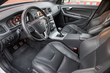 Volvo V60 I Kombi Facelifting 2.0 D2 DRIVE-E 120KM 2018 VOLVO V60 2.0 D2 120PS Lift Serwis Navi Skóry Biała Perła Piękny Gwarancja!, zdjęcie 4