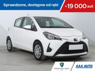 Toyota Yaris III Hatchback 5d Facelifting 2017 1.0 VVT-i 72KM 2020 Toyota Yaris 1.0 VVT-i, Salon Polska