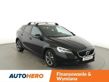 Volvo V40 II Hatchback Facelifting 2.0 D2 120KM 2017 Volvo V40 Momentum automat navi PDC grzane fotele, zdjęcie 9
