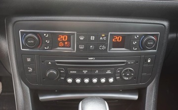 Citroen C5 III Tourer 2.0 HDi FAP 136KM 2009 Citroen C5 Citroen C5 Tourer HDi 135 FAP Exclusive 2.0 Diesel 136KM, zdjęcie 25