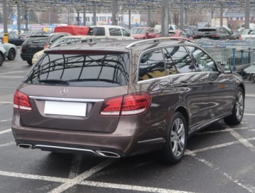 Mercedes Klasa E W212 Kombi Facelifting 220 CDI 170KM 2014 Mercedes E E 220 CDI, 167 KM, Automat, Skóra, zdjęcie 4