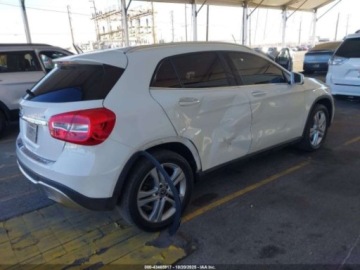 Mercedes GLA I 2017 Mercedes-Benz GLA 2018 MERCEDES-BENZ GLA 250 4MATIC 2.0 Benzyna 208KM, zdjęcie 8