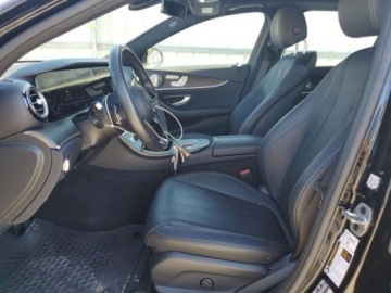 Mercedes Klasa E W214 2023 Mercedes-Benz Klasa E 350 4Matic 2023 2.0l 2.0 Benzyna 255KM, zdjęcie 5