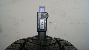 215/65/16 C 109/107R UNIROYAL SNOW MAX 3