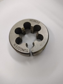 Narzynka M22X2,5 stal wolframowa 50mm