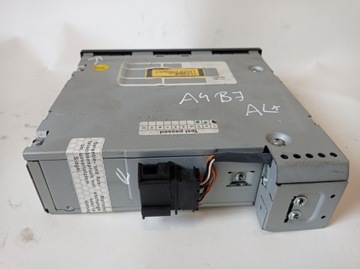 CD-ЧЕЙНДЖЕР AUDI A4 B7 КАБРИОЛЕТ 8E0035111D