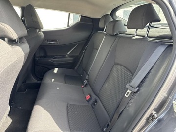 Toyota C-HR I Crossover Facelifting 1.8 Hybrid 122KM 2023 Toyota C-HR 1.8 Hybrid GPF Comfort 1.8 Hybrid Comf, zdjęcie 13