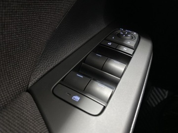 Toyota C-HR II SUV 1.8 Hybrid 140KM 2023 Toyota C-HR 1.8 Hybrid Style Toyota C-HR 1.8 Style, zdjęcie 20