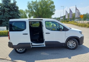 Peugeot Rifter Standard 1.5 BlueHDI 130KM 2021 Peugeot Rifter 1.5 BlueHDI Active 130 KM I wl. serwis w ASO 1.5 Diesel, zdjęcie 9
