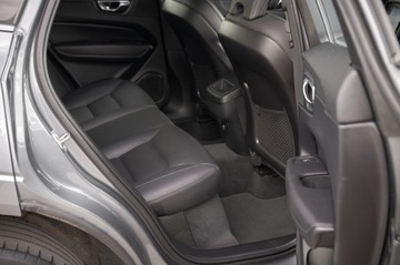 Volvo XC60 II Crossover D3 150KM 2018 SZARE XC60 __ PIĘKNIE UTRZYMANE __KUBEŁKOWE FOTELE, zdjęcie 28