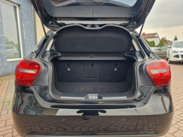 Mercedes Klasa A W176 Hatchback 5d Facelifting 180 122KM 2016 Mercedes A 180 1.6 Benzyna Kamera, zdjęcie 23