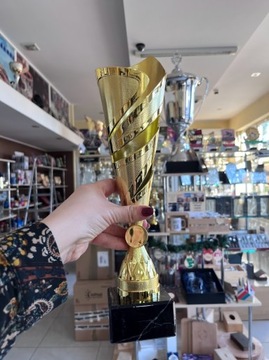 Набор классических чашек 37, 36, 36 см + тарелка + эмблема