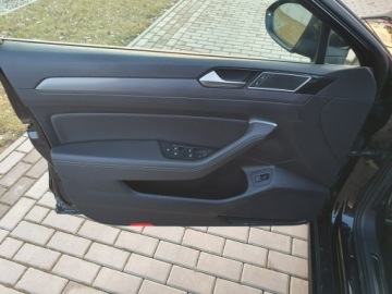 Volkswagen Passat B8 Limousine 2.0 TDI 150KM 2015 Volkswagen Passat 2.0tdi 150KM R LINE Ledy Navi, zdjęcie 15
