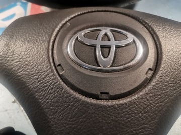 трехспицевая подушка на руль TOYOTA COROLLA IX