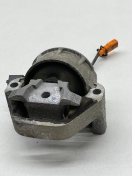 AUDI A6 C7 2.0 TDI Кронштейн лапы опора двигателя СПРАВА/ЛЕВА