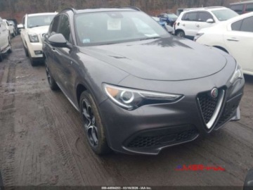 Alfa Romeo Stelvio SUV Facelifting 2.0 Turbo 280KM 2022 Alfa Romeo Stelvio 2022 r., 2,0L TI AWD 2.0 Benzyna 280KM