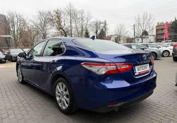 Toyota Camry IX Sedan 2.5 Hybrid Dynamic Force 218KM 2020 Toyota Camry Salon Polska, Serwis ASO, Gwarancja 2.5 Hybryda 218KM, zdjęcie 19