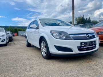 Opel Astra J Sports Tourer 1.7 CDTI ECOTEC 110KM 2010 Opel Astra 2X kola 1.7 Diesel 110KM, zdjęcie 13