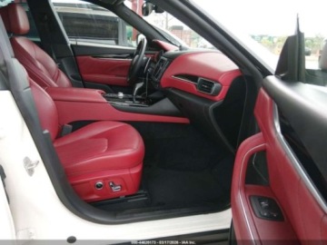 Maserati Levante 2021 Maserati Levante 2021 3.0l 3.0 Benzyna 345KM, zdjęcie 9