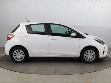 Toyota Yaris III Hatchback 5d Facelifting 2017 1.0 VVT-i 72KM 2019 Toyota Yaris 1.0 VVT-i, Klima, zdjęcie 5