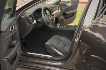 Volvo S60 III Sedan Facelifting 2.0 B4 197KM 2024 32tyś, PRZEBIEG_____4 SZTUKI W OFERCIE, zdjęcie 21