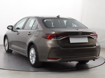 Toyota Corolla XII Sedan 1.5 VVT-i 125KM 2021 Toyota Corolla 1.5 VVT-i, Salon Polska, zdjęcie 3