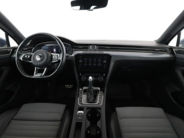 Volkswagen Passat B8 Variant 1.8 TSI BlueMotion Technology 180KM 2018 Volkswagen Passat R-Line DSG virtual cocpit navi, zdjęcie 14