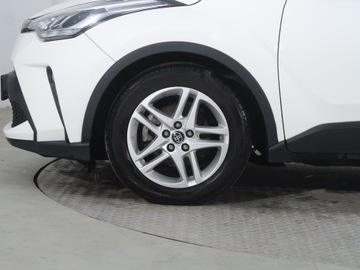 Toyota C-HR I Crossover Facelifting 1.8 Hybrid 122KM 2022 Toyota C-HR 1.8 Hybrid, Serwis ASO, Automat, zdjęcie 13