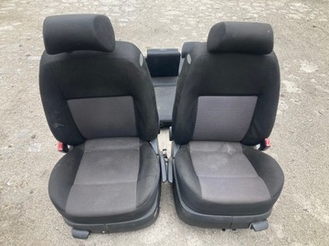 Komplet foteli przód VW GOLF BORA IV airbag 5D HB