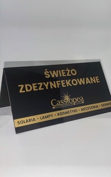 Доска была свежепродезинфицирована.