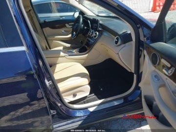 Mercedes GLC C253 2017 Mercedes-Benz GLC 2017 r., 2,0L 300 4 MATIC 2.0 Benzyna 241KM, zdjęcie 8