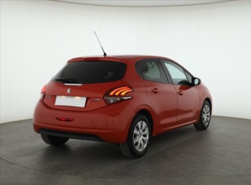 Peugeot 208 I Hatchback 5d Facelifting 1.2 PureTech 82KM 2016 Peugeot 208 1.2 PureTech, Salon Polska, Klima, zdjęcie 4