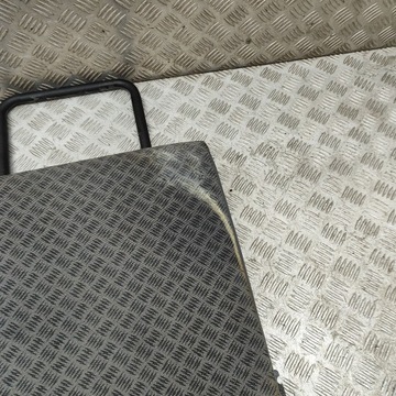 LAND ROVER DEFENDER 2005 SEDADLO ZADNÍ