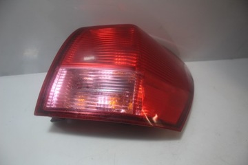 LAMPA PRAWA TYLNA NISSAN QASHQAI I