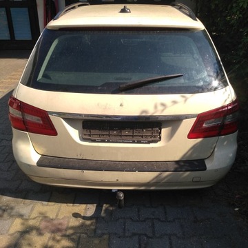 KOMPLETNÍ ZADNÍ VÍKO KUFRU W212 KOMBI