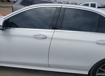 Mercedes Klasa E W213 2022 Mercedes-Benz Klasa E 2022, 2.0L, od ubezpieczalni 2.0 Benzyna 255KM, zdjęcie 2