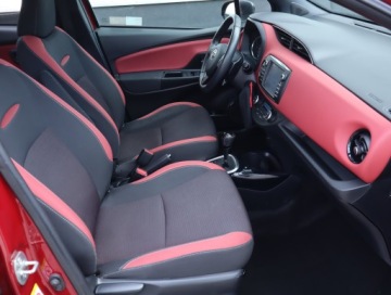 Toyota Yaris III Hatchback 5d Facelifting 2017 1.5 Dual VVT-iE 111KM 2018 Toyota Yaris 1.5 Dual VVT-i, Salon Polska, zdjęcie 8