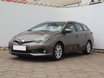 Toyota Auris II Touring Sports Facelifting 1.6 D-4D 112KM 2016 Toyota Auris 1.6 D-4D, Salon Polska, Serwis ASO, zdjęcie 1