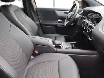 Mercedes GLA II Off-roader 1.3 200 163KM 2023 Mercedes GLA GLA 200, Salon Polska, Serwis ASO, zdjęcie 8