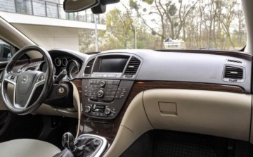 Opel Insignia I Sedan 2.0 Turbo ECOTEC 250KM 2013 Opel Insignia 2,0T (250KM) 4x4 Salon PL 2013 r. 2.0 Benzyna 250KM, zdjęcie 9