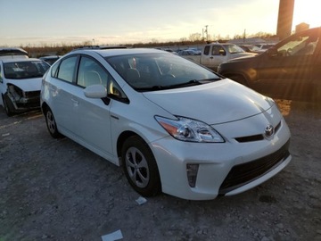 Toyota Prius III 2015 Toyota Prius 2015 1.8l 1.8 Hybryda 134KM, zdjęcie 4